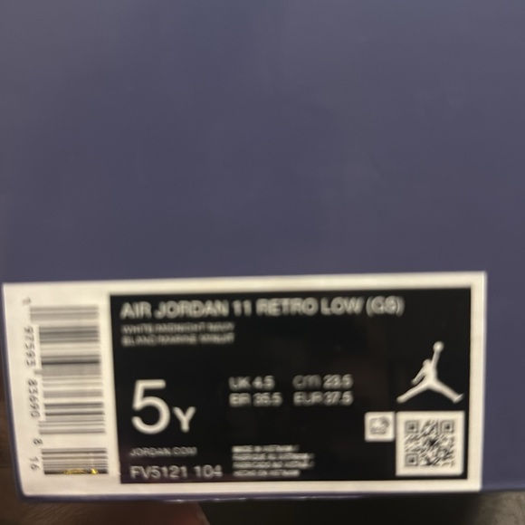 Retro 11 low BRAND NEW NEVER WORN - Picture 2 of 2